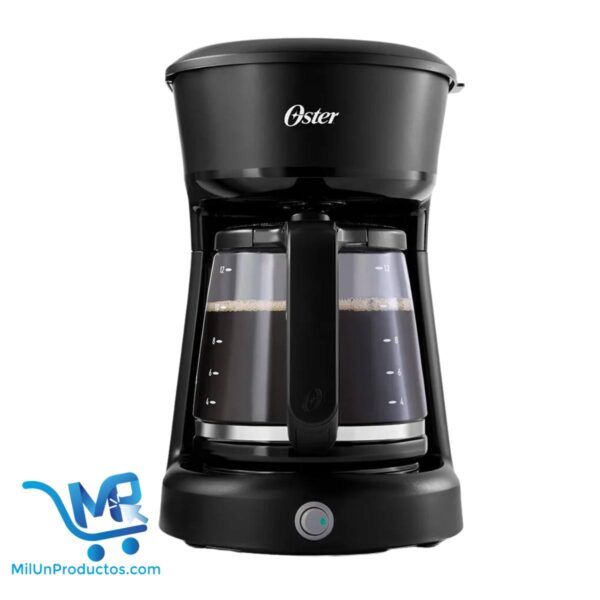 Cafetera Oster® de 12 tazas con indicador de encendido BVSTDCS12B